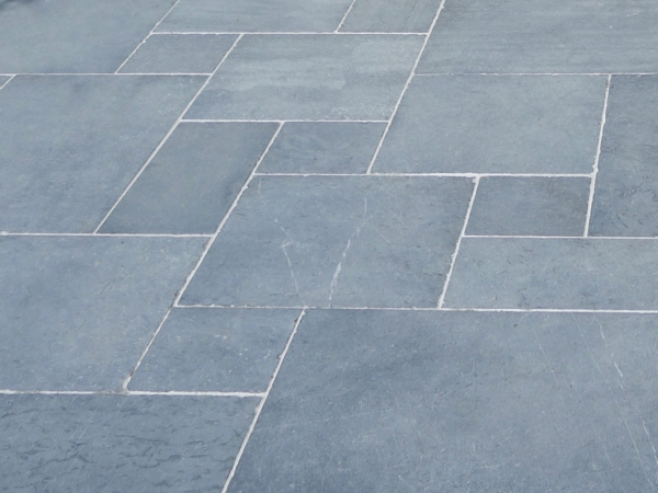 Paver Pic 33 - Bluestone Blue Thermal Honed